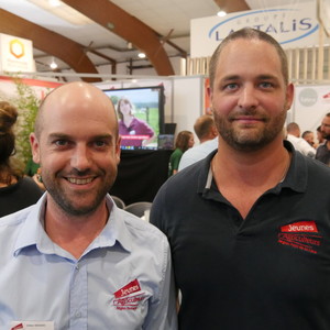 Didier et Julien (de gauche à droite), éleveurs et membres du syndicat JA. 