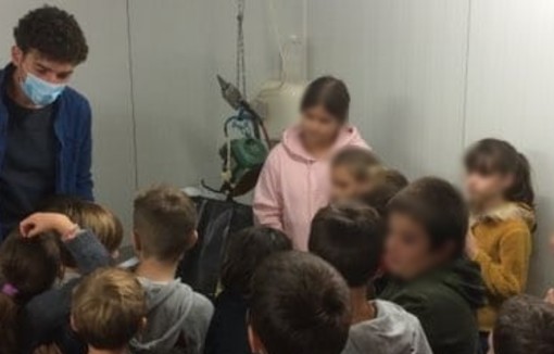 Les élèves de Biran en visite à la ferme de Guillaume Fauque.